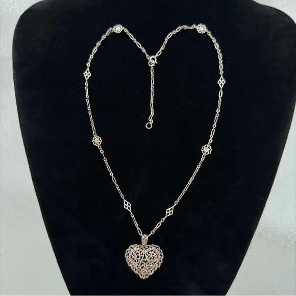 Bolivia Silver Filigree Ornate Heart Pendant and Dainty 17” - 19” Chain Necklace - Picture 3 of 6